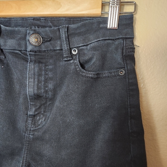 American Eagle Womens |4| Black Next Level Stretch Curvy Hi-Rise Shortie - Picture 2 of 7